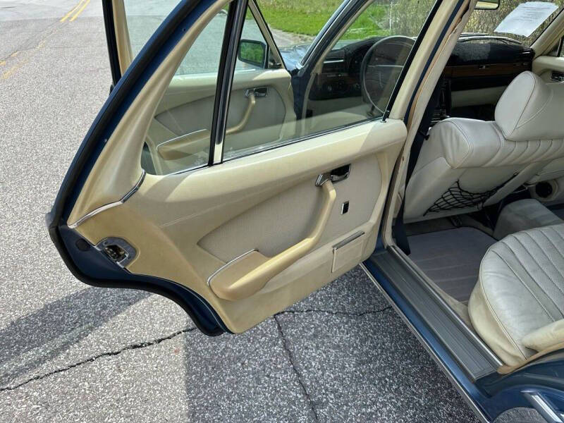 1975 Mercedes-Benz 450-Class