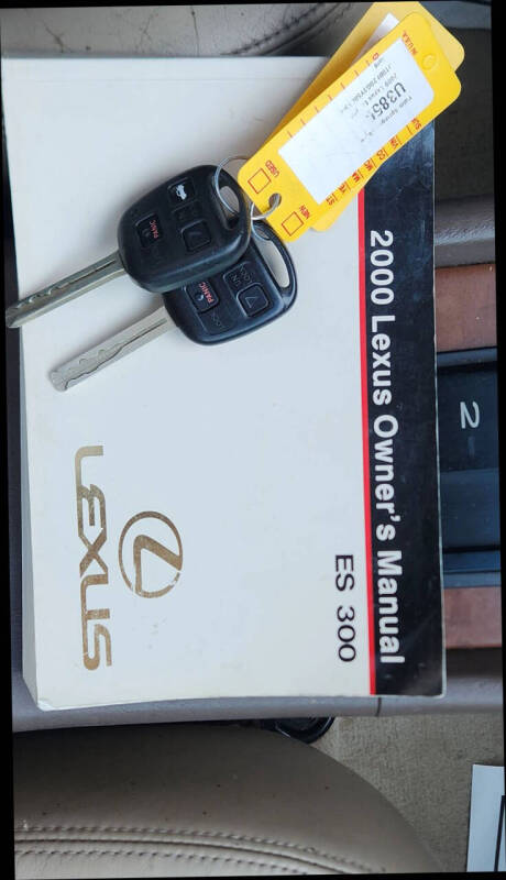 2000 Lexus ES 300