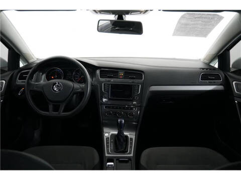 2016 Volkswagen e-Golf SE