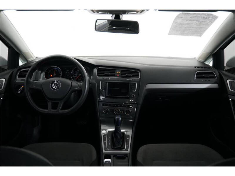 2016 Volkswagen e-Golf SE