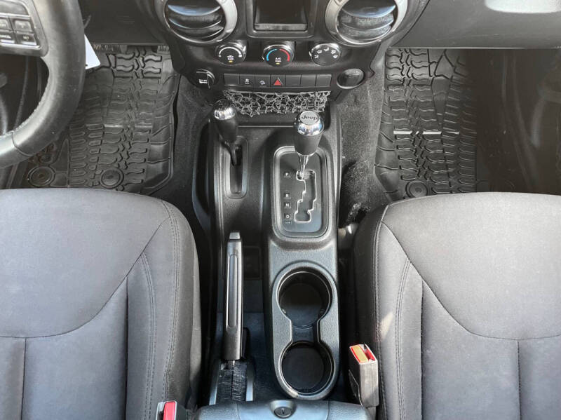 2017 Jeep Wrangler Willys Wheeler