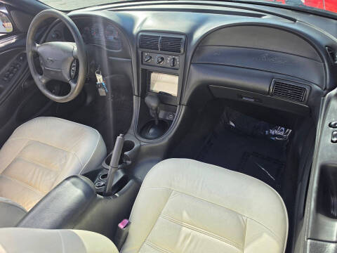 2000 Ford Mustang