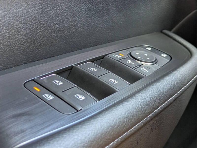 2025 Nissan Armada Platinum