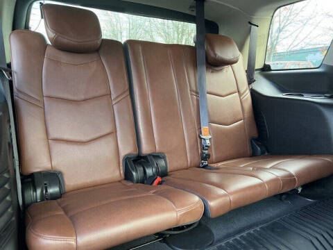 2017 Cadillac Escalade Luxury