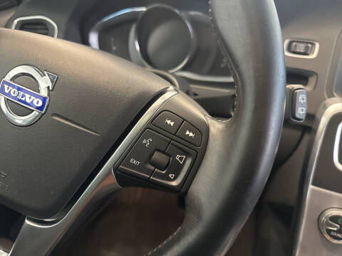 2018 Volvo V60 Cross Country T5 Platinum