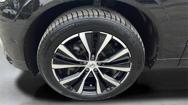 2023 Volvo XC60 B5 Plus Dark Theme