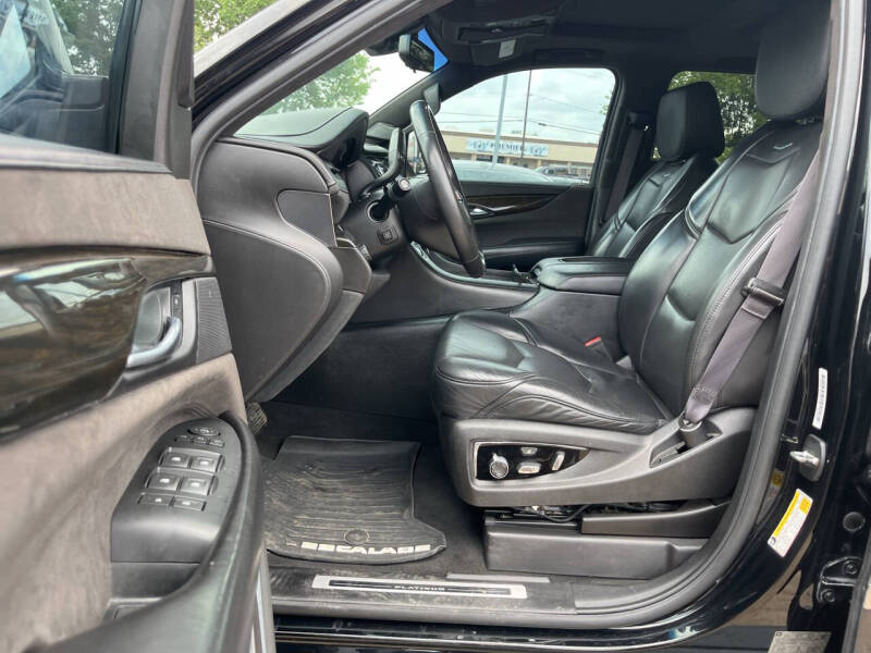 2017 Cadillac Escalade Platinum