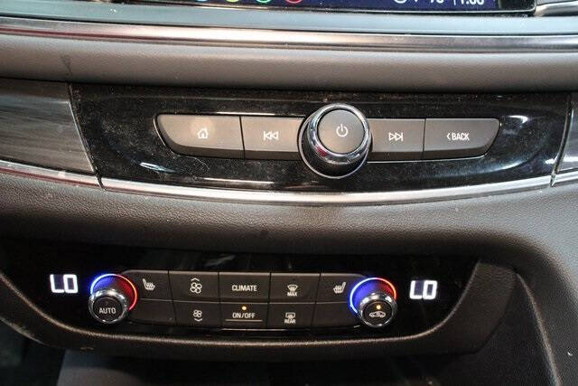 2022 Buick Enclave Essence