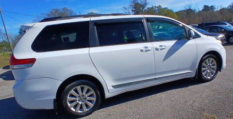 2011 Toyota Sienna LE 7-Passenger