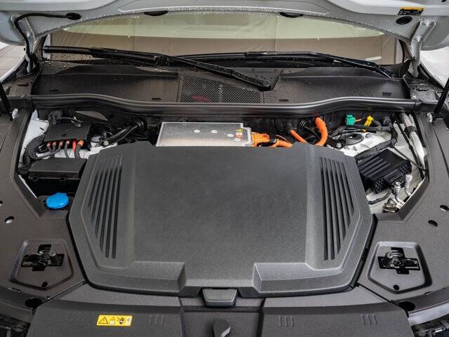 2022 Audi e-tron quattro Premium