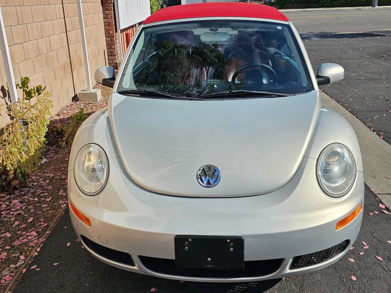 2009 Volkswagen New Beetle Convertible 10