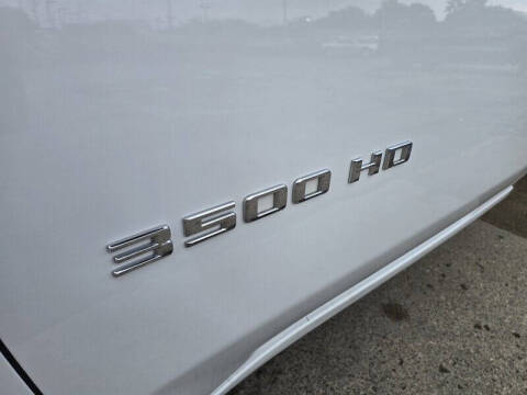 2022 Chevrolet Silverado 3500HD CC