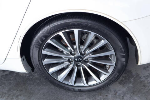 2017 Kia Cadenza Premium