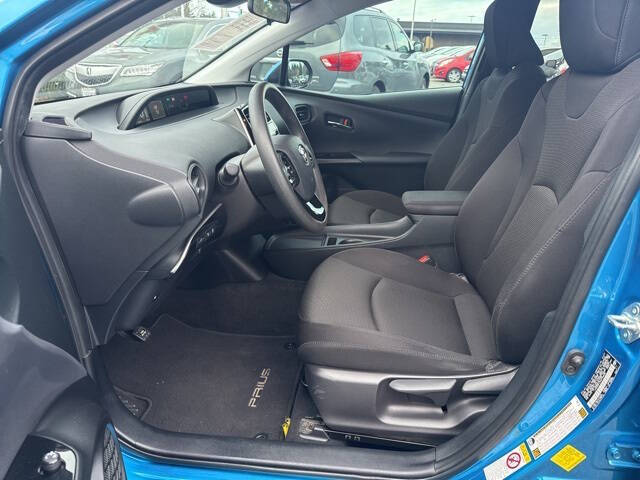 2022 Toyota Prius LE