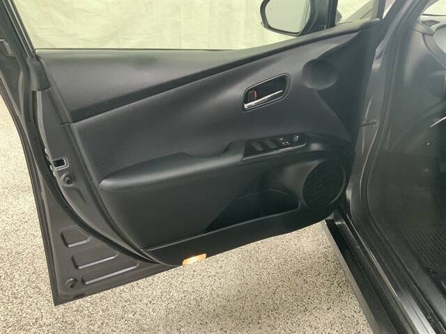 2022 Toyota Prius LE