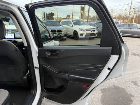 2022 Ford Escape SE