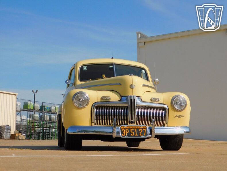 1942 Ford Super Deluxe