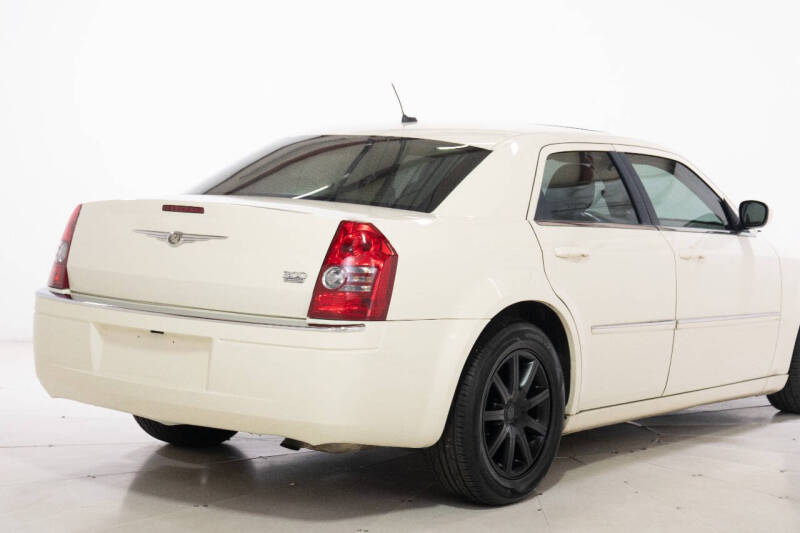 2008 Chrysler 300 Limited photo 22