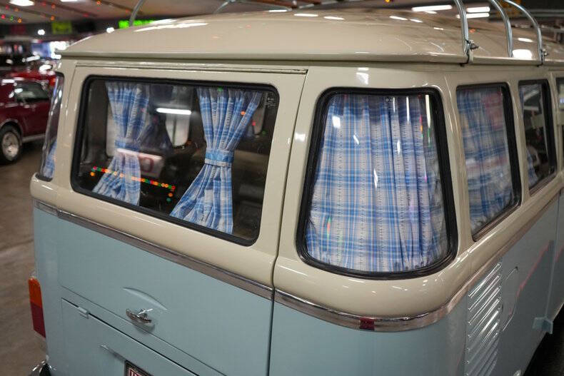1976 Volkswagen Type 2 Westfalia Camper Bus