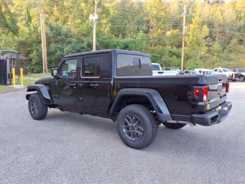 2025 Jeep Gladiator Sport S