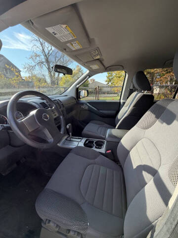 2012 Nissan Pathfinder LE