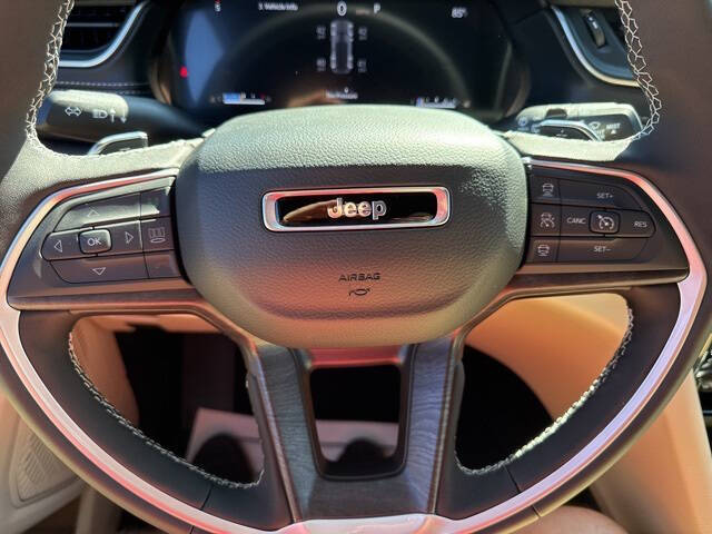 2025 Jeep Grand Cherokee Laredo X