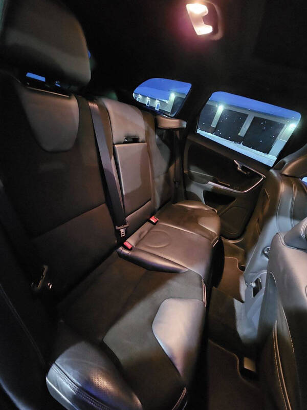 2015 Volvo XC60 T6 R-Design Premier Plus