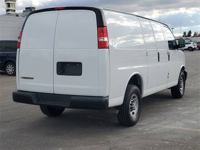 2023 Chevrolet Express 2500