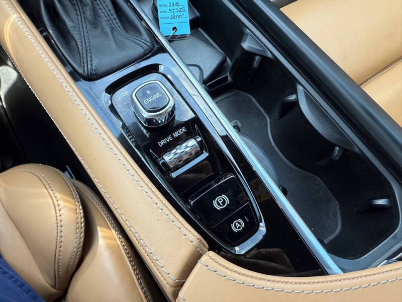 2017 Volvo S90 T6 Momentum