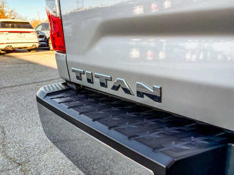 2018 Nissan Titan SV