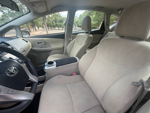 2014 Toyota Prius v Two
