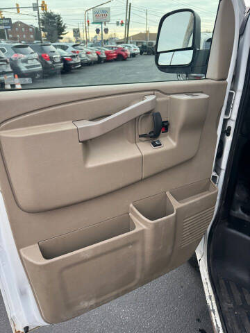 2017 GMC Savana 2500