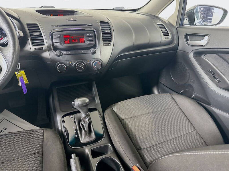 2017 Kia Forte5 LX