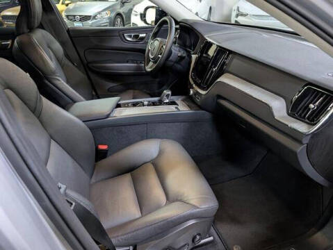 2025 Volvo XC60 B5 Plus Dark Theme