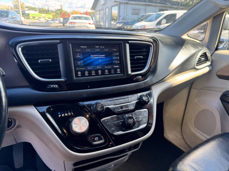2019 Chrysler Pacifica Touring L