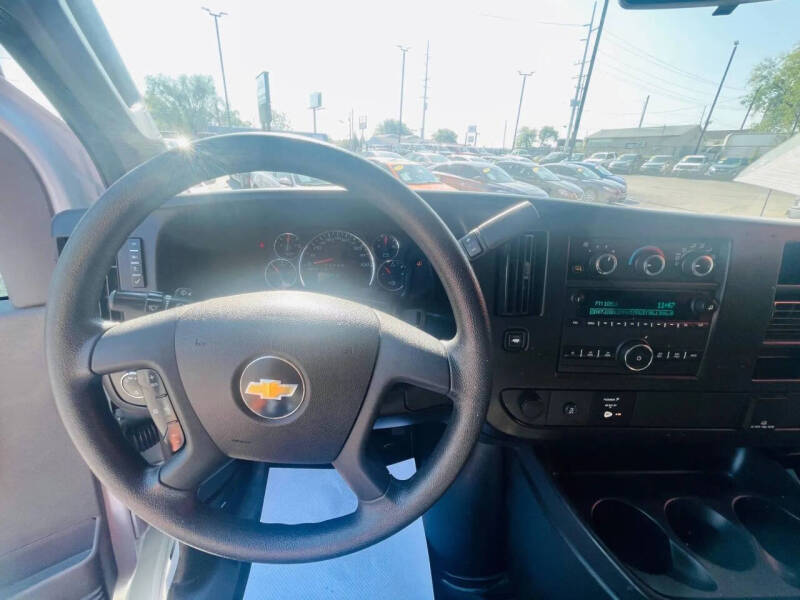 2022 Chevrolet Express 2500