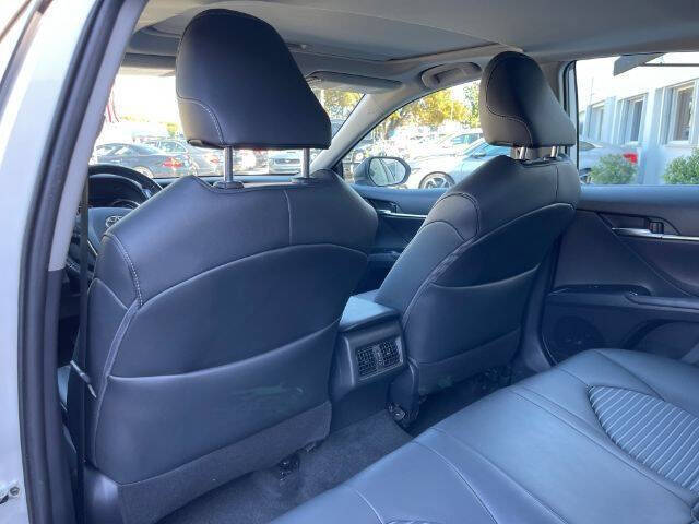 2019 Toyota Camry SE