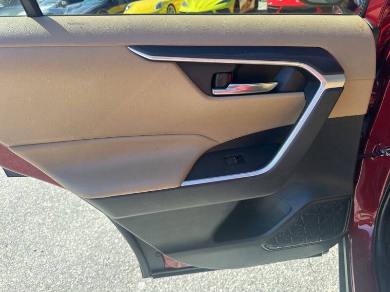 2019 Toyota RAV4 XLE Premium