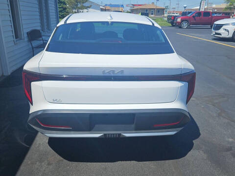 2025 Kia K4 LXS