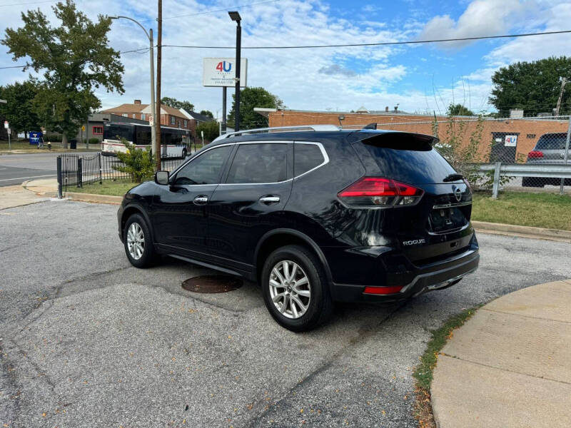 2017 Nissan Rogue SV photo 5