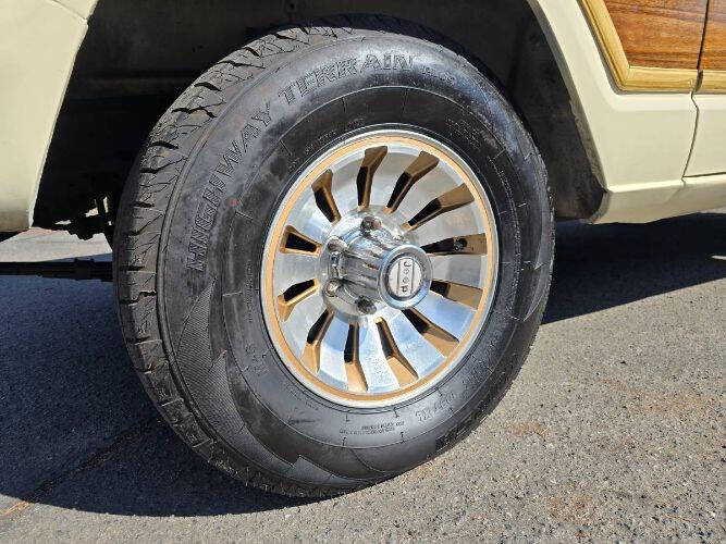 1986 Jeep Grand Wagoneer