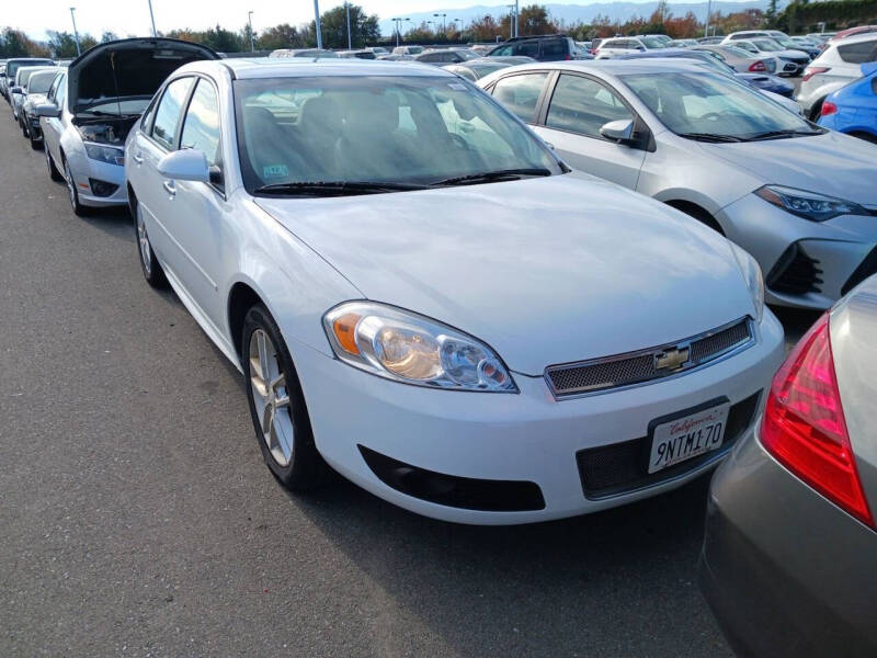 2013 Chevrolet Impala LTZ photo 2