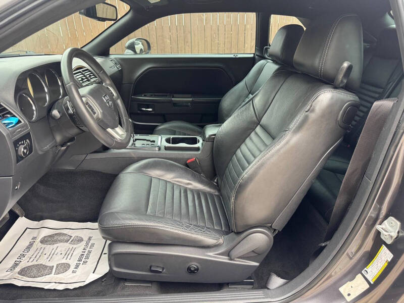 2014 Dodge Challenger SXT Plus