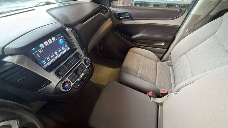 2016 Chevrolet Suburban LS