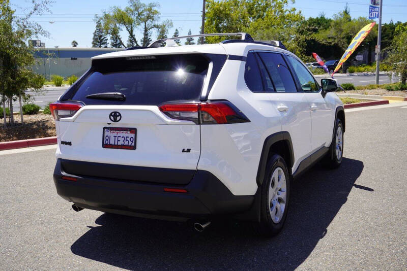 2019 Toyota RAV4 LE