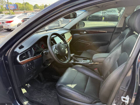 2017 Kia Cadenza Premium