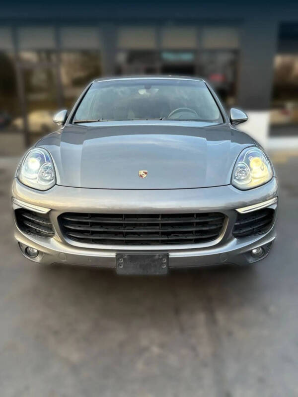 2018 Porsche Cayenne Platinum Edition