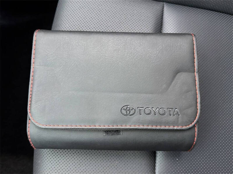 2025 Toyota Crown Signia XLE