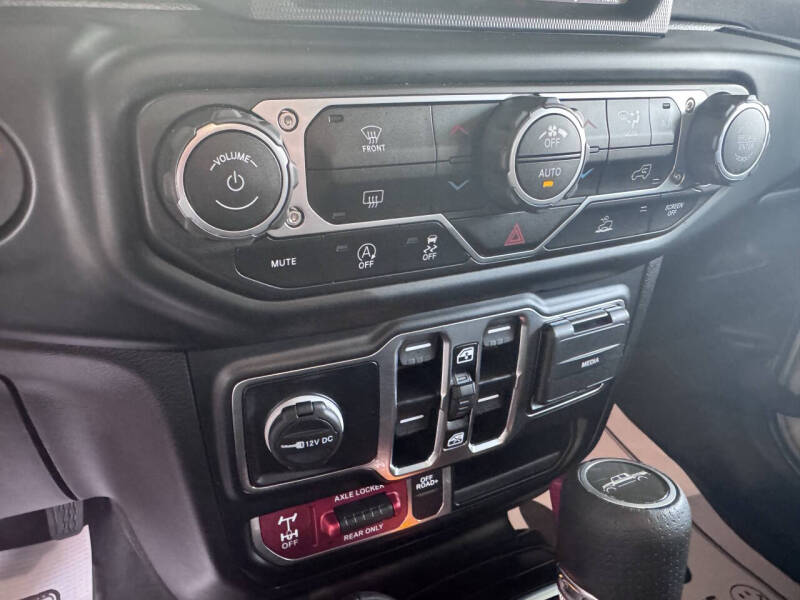 2023 Jeep Gladiator Mojave