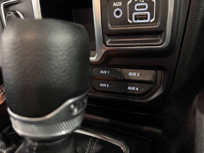 2024 Jeep Gladiator Sport